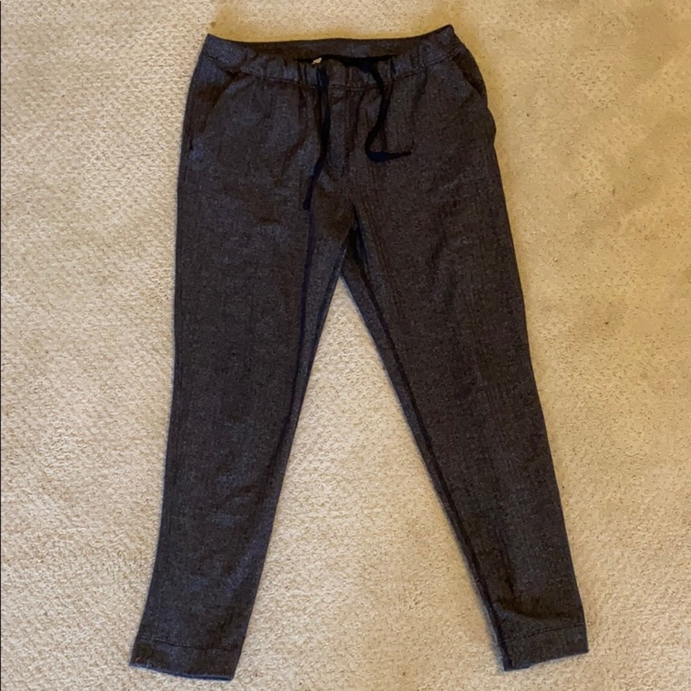 Lululemon Grey Herringbone Joggers!